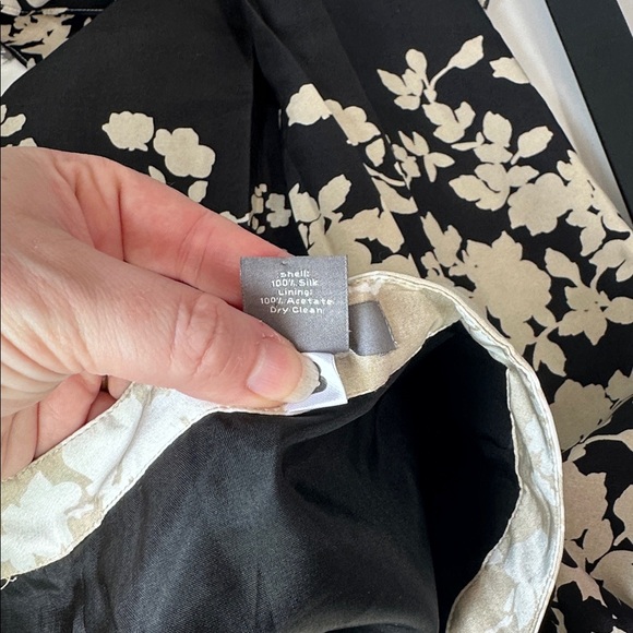 Ann Taylor petite floral silk skirt size 4p - Picture 6 of 6